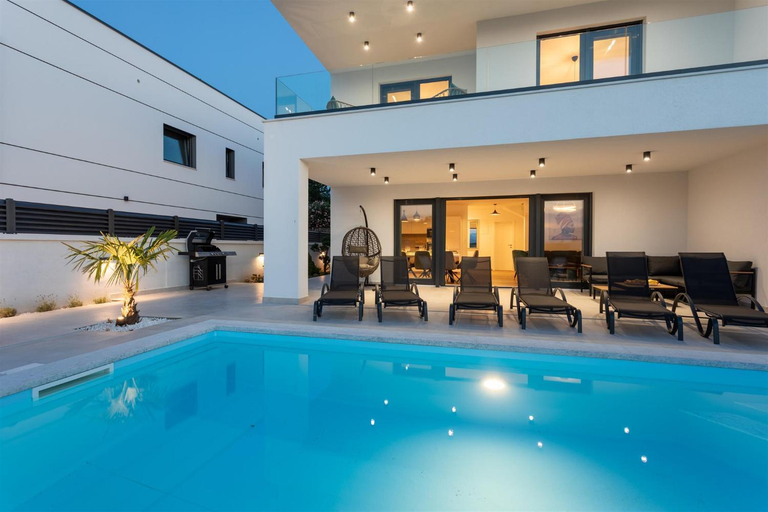 Others 3, Villa Manhattan, Dobrinj