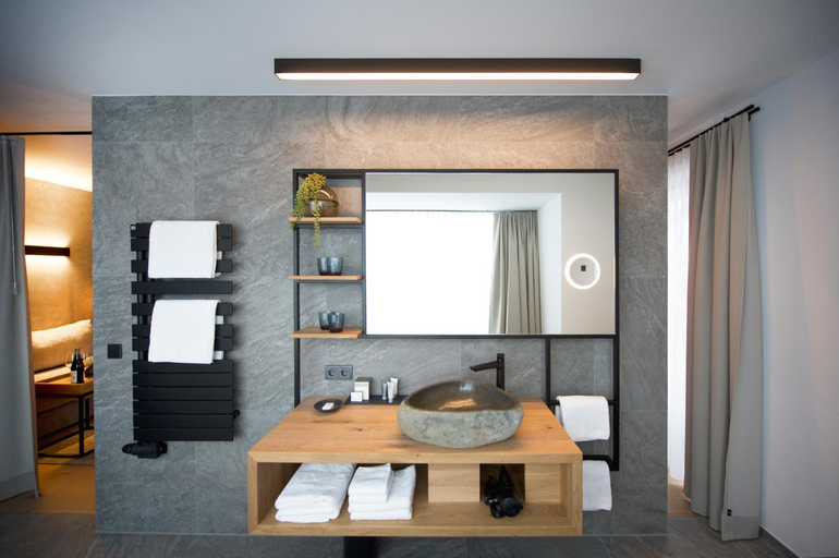 Bathroom 11