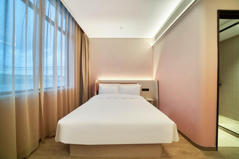 Bedroom 21