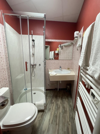 Bathroom 11
