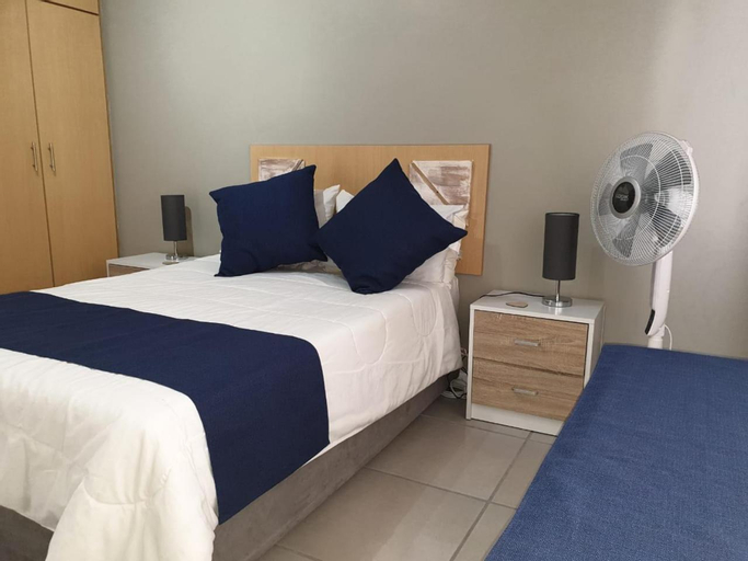 Bedroom 2, Blue Horizon 12, Cacadu