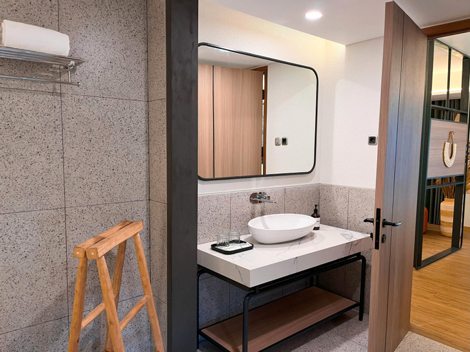 Bathroom 18