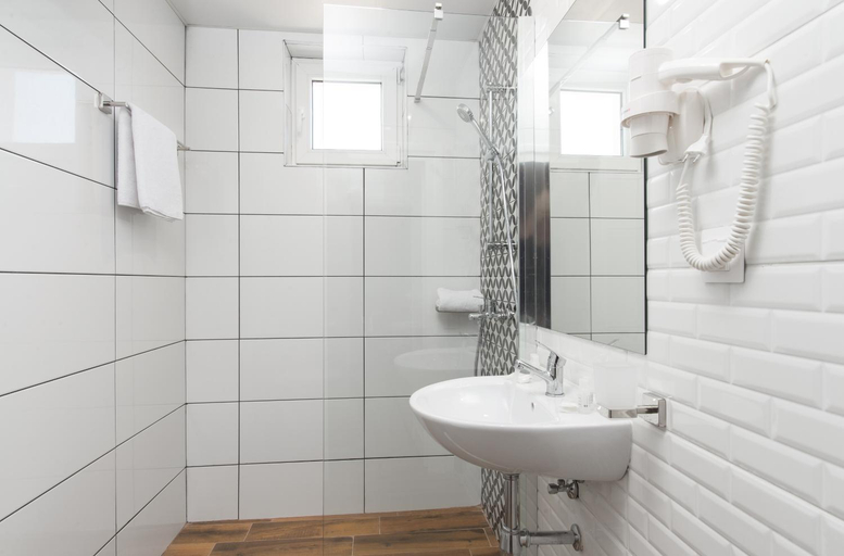 Bathroom 5, CASA PARADISO Apartments, Tsarevo