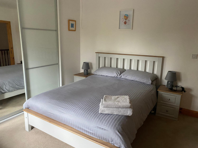Bedroom, The Courtyard, Castle Dargan