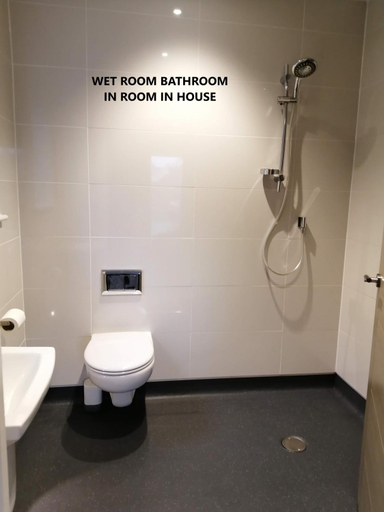 Bathroom 2, Boleyn house, Cornwall