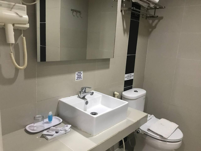 Bathroom 7