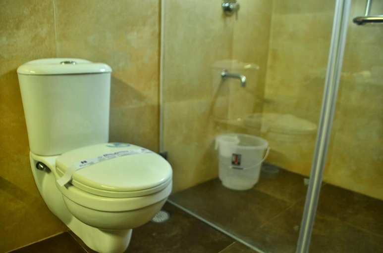 Bathroom 4, Hotel Arunachala, Tiruvannamalai