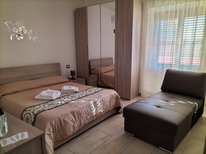 Bedroom 2, B&b la Fenice, Oristano