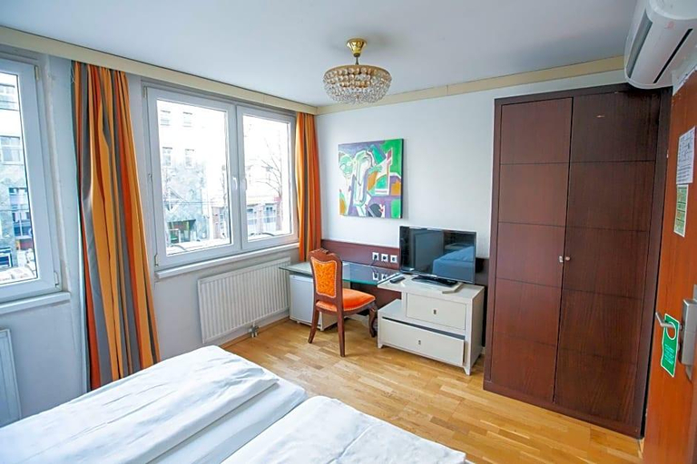 Bedroom 3, Attaché, Wien