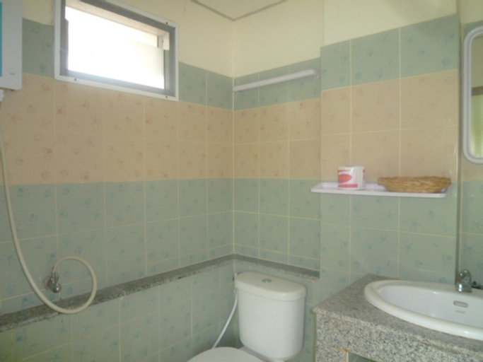 Bathroom 4