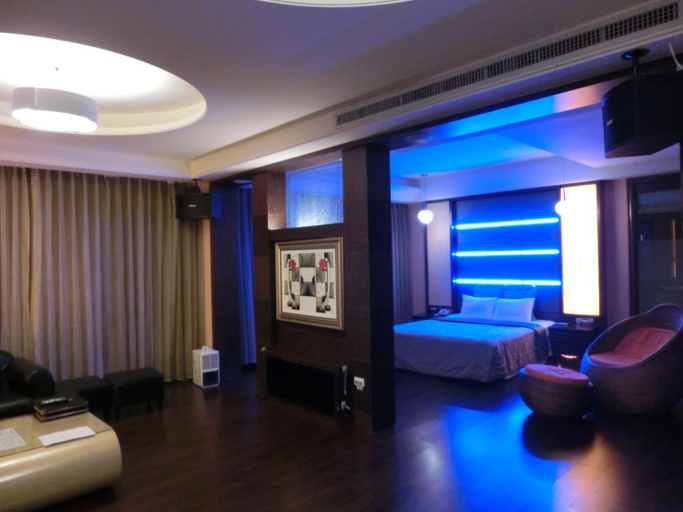 Others 2, The Blue Sky Motel, Taoyuan