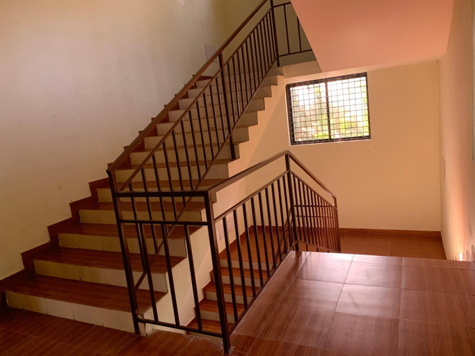 Others 3, Airavatham Apartments, Thrissur