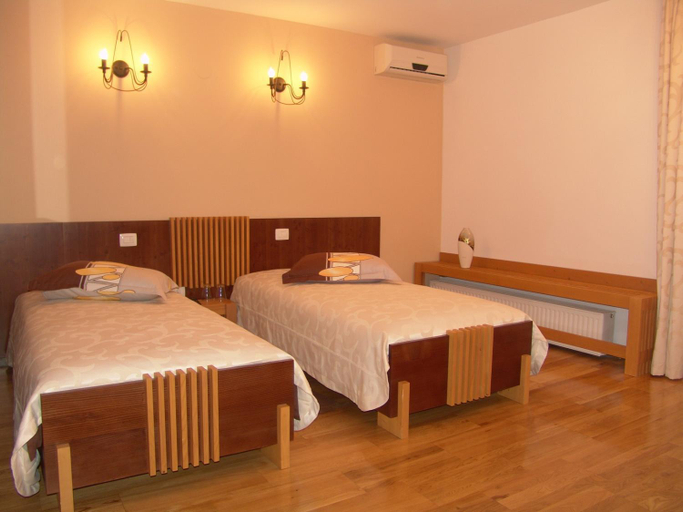 Bedroom 2, Stupina, Brasov
