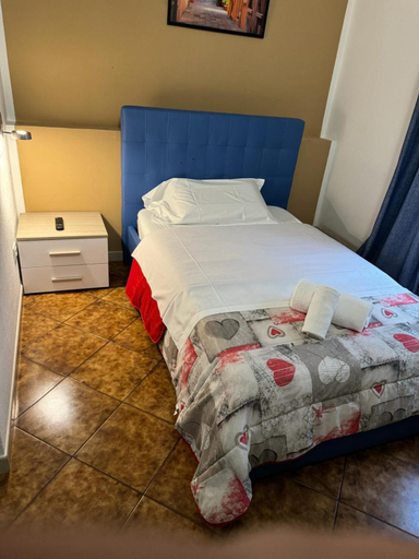 Others 3, Crown Guest House, Pisa