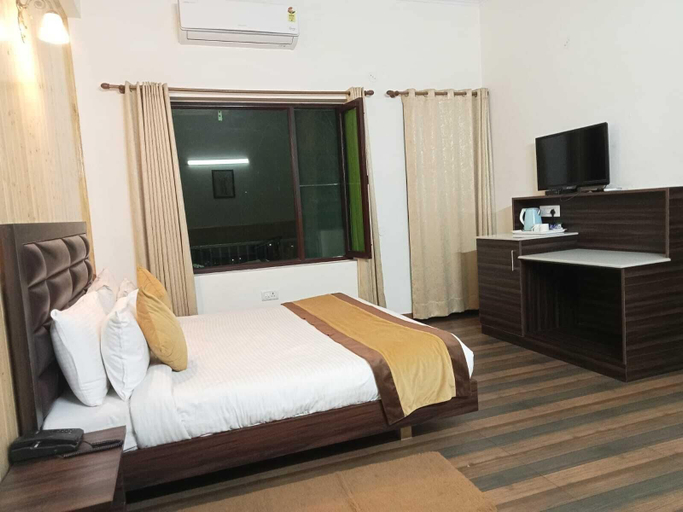 Bedroom 5, Pineland Chalets And Resort, Solan