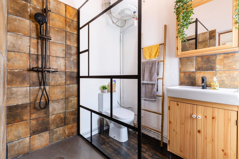 Bathroom 14