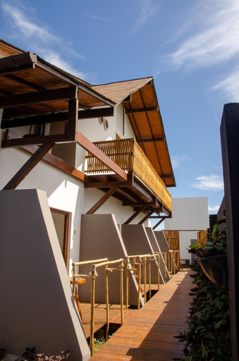 Exterior 10