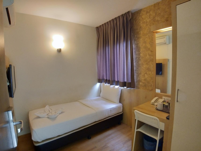Bedroom 16