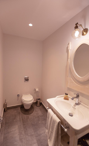Bathroom 3, Kapya Cunda, Ayvalık