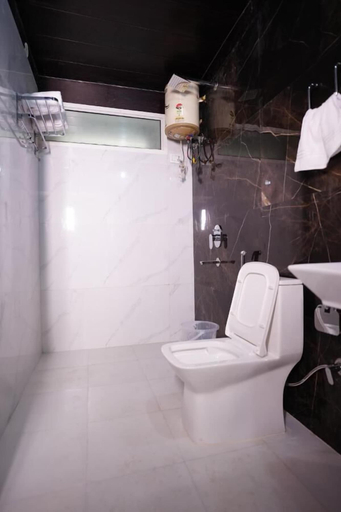 Bathroom, Aashirwad Haveli, Sawai Madhopur