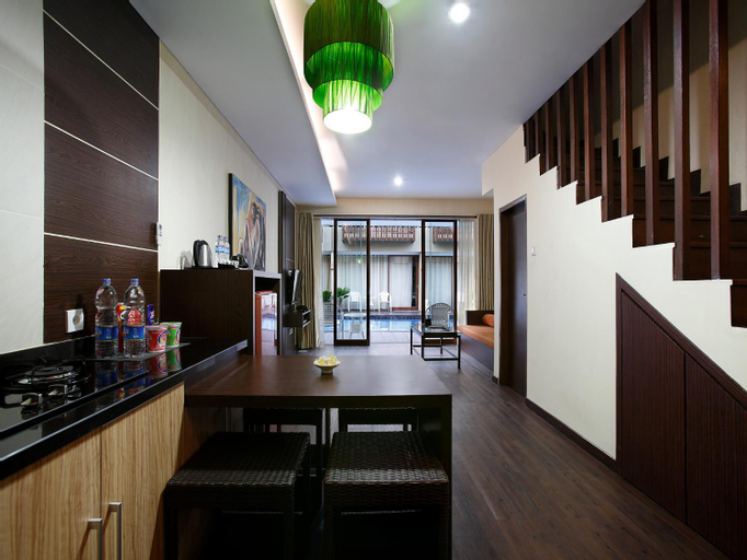 Dining Room 8
