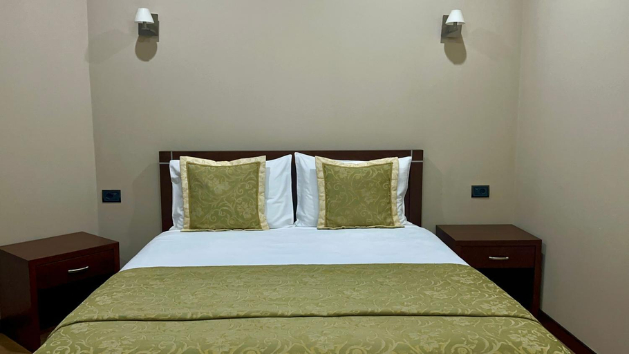Bedroom 3, Rritja e Koranit, Pogradecit