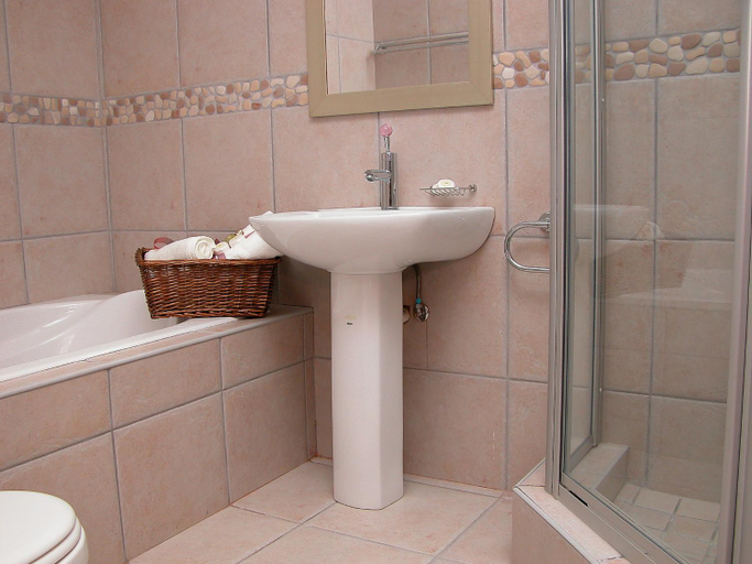Bathroom 3, Keret Accommodation, City of Cape Town