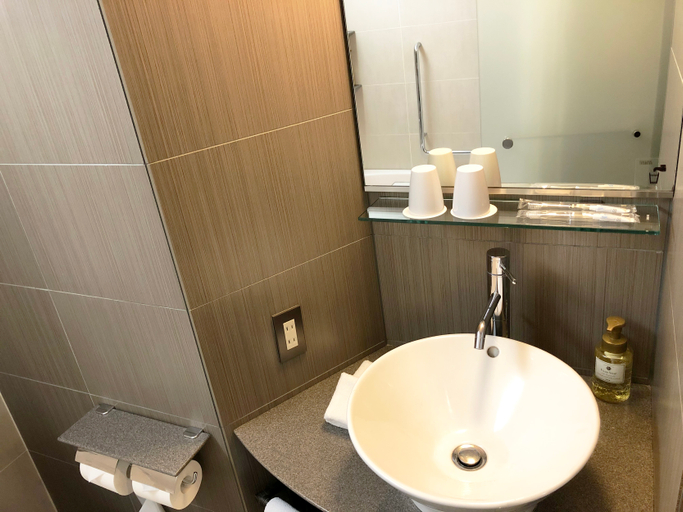 Bathroom 24