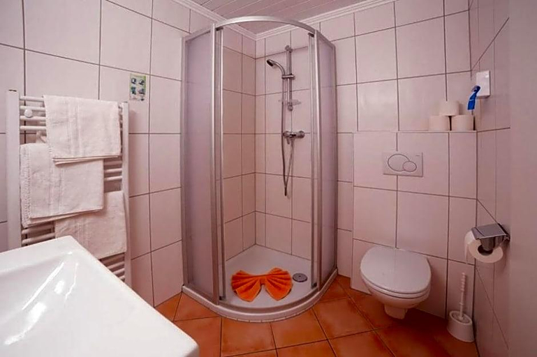 Bathroom 4, Hotel Neuwirt, Kitzbühel