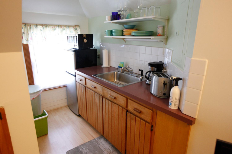 Others 2, A Village Bed and Breakfast, Middlesex