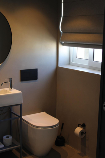 Bathroom 4, Victoria by Petit Chic