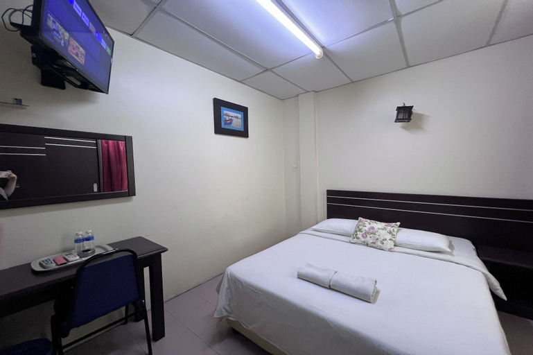Bedroom 13