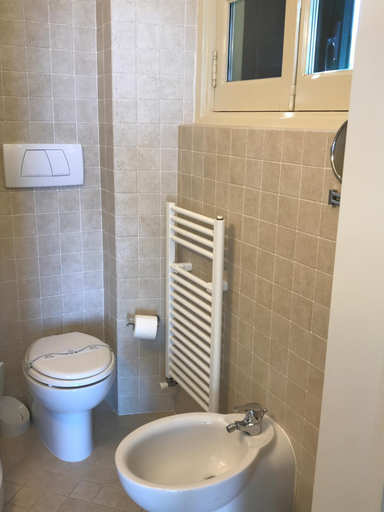 Bathroom 4, Relais San Rocco, Genova