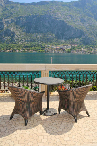 Others 2, Villa Banicevic