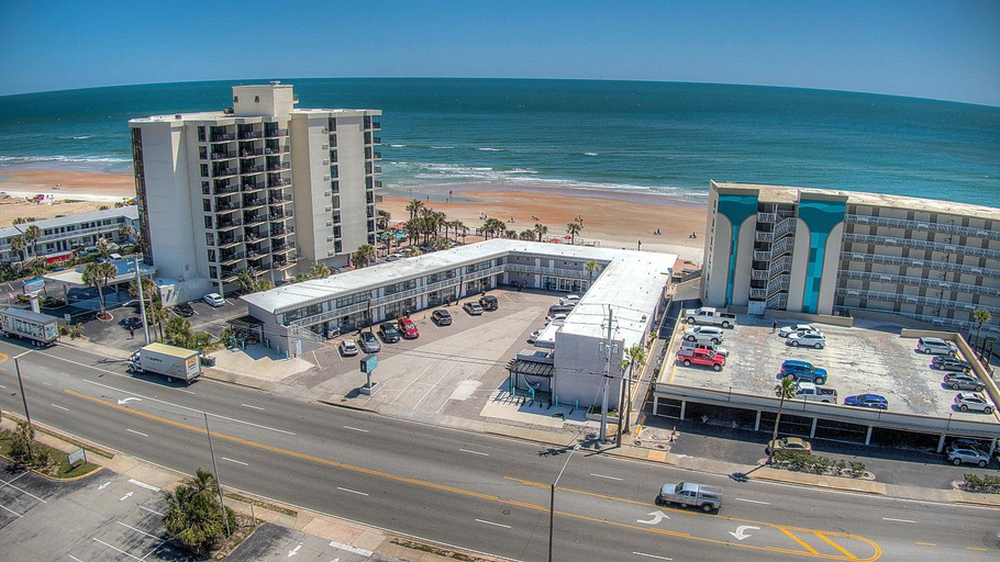 Others 5, Beach House Inn with POOL & Hot Tub, Volusia