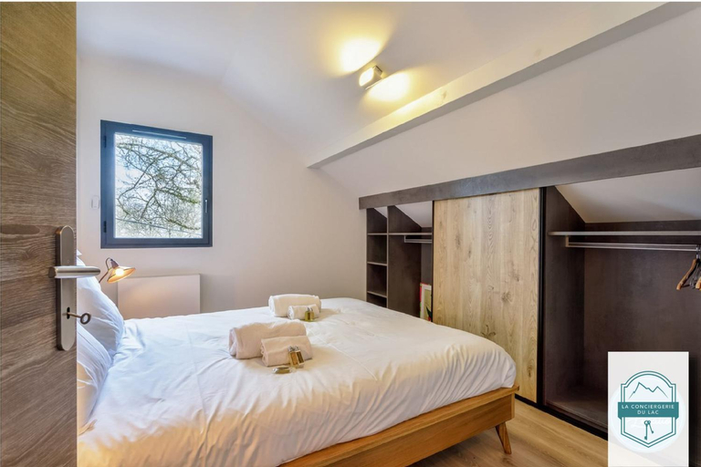 Bedroom 2, Villa on the shores of Lake Annecy, Haute-Savoie