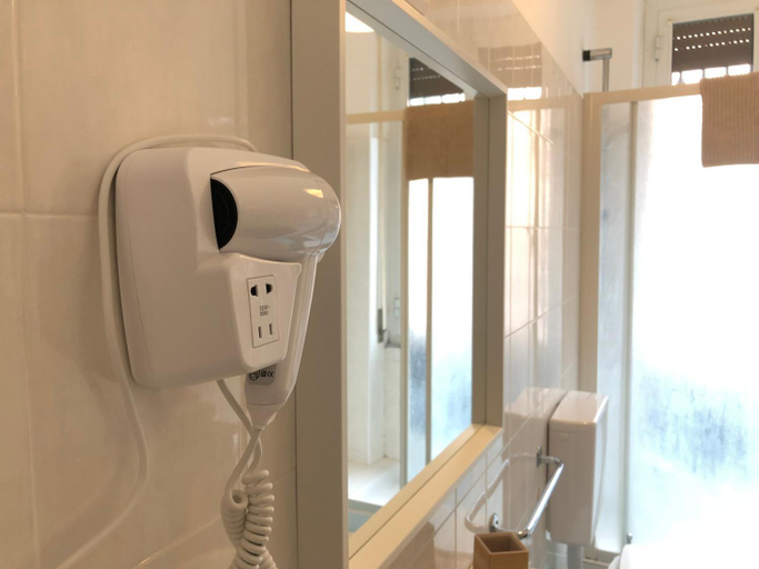 Bedroom 2, Stella marina, Savona