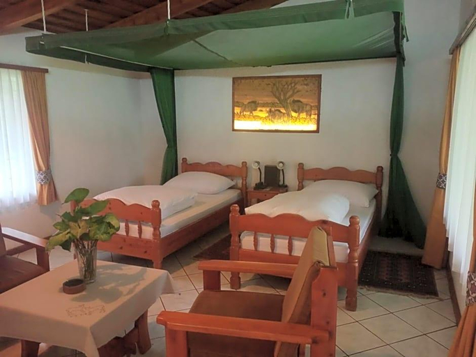 Bedroom 4, Dik Dik Hotel, Meru