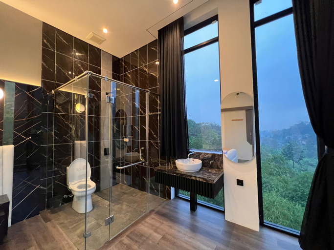 Bedroom 4, Villa Amethyst Dago Pakar M-08 5BR with Private Pool, Bandung