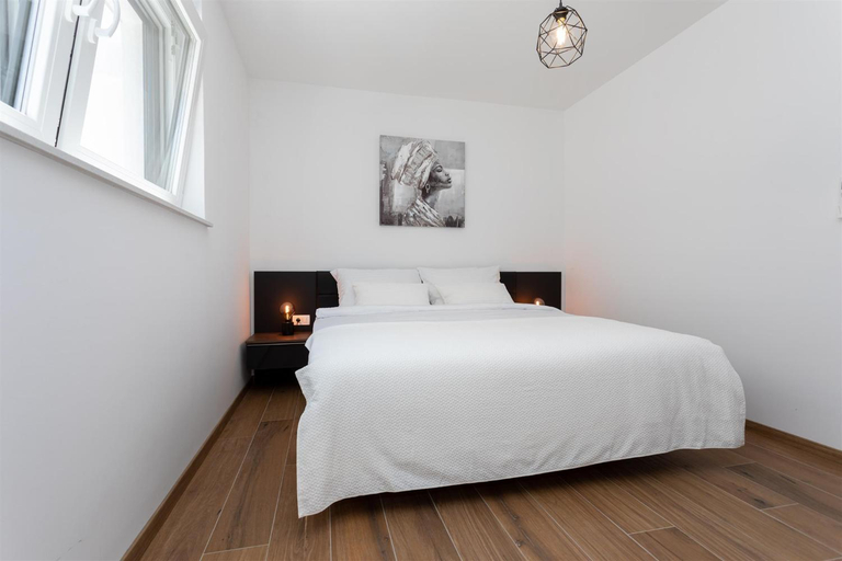 Others 5, Villa Manhattan, Dobrinj