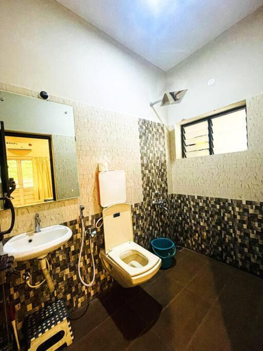 Luxury Villa Siena with Private Pool!, Viluppuram