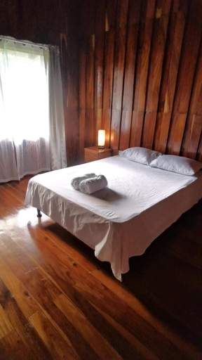 Others 4, My Country House Paradise, Rio Celeste!, Guatuso