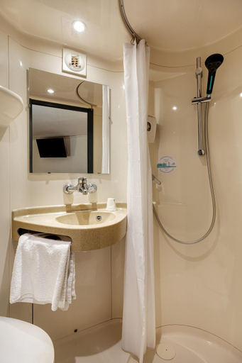 Bathroom 3, Premiere Classe Bethune - Fouquières Les Béthune, Pas-de-Calais