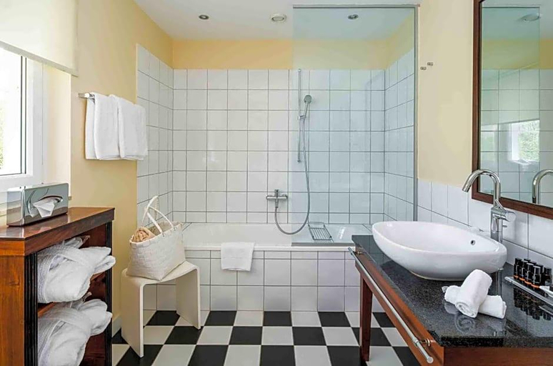 Bathroom 5, Seehotel Europa, Villach Land