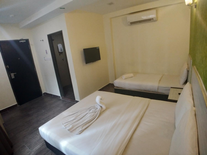 Bedroom 13