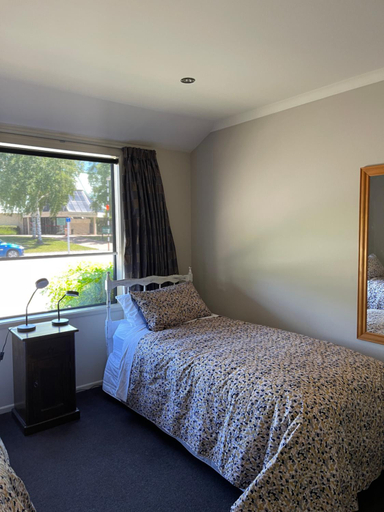 Others 3, Cromwell Getaway, Central Otago