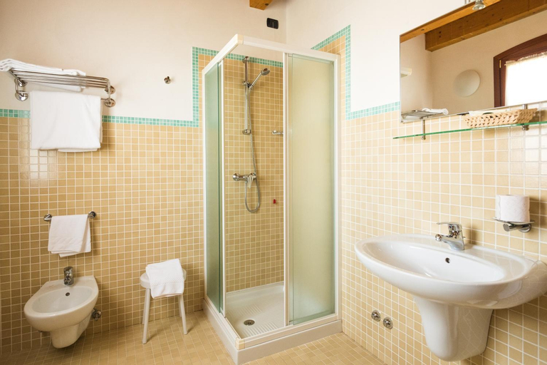 Bathroom 7