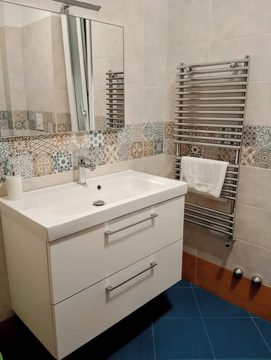Bathroom 5, Antoniet, Napoli