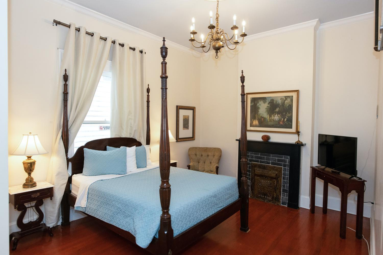 Bedroom, The Esplanade Guesthouse Mansion, Orleans