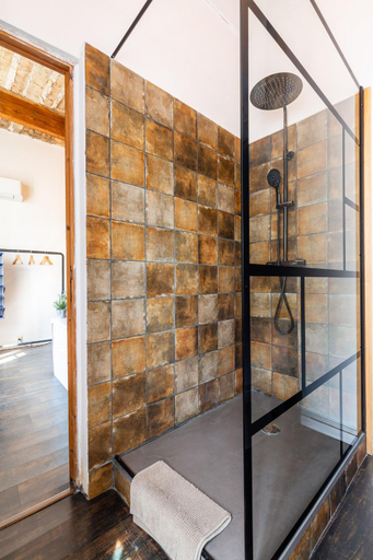 Bathroom 23